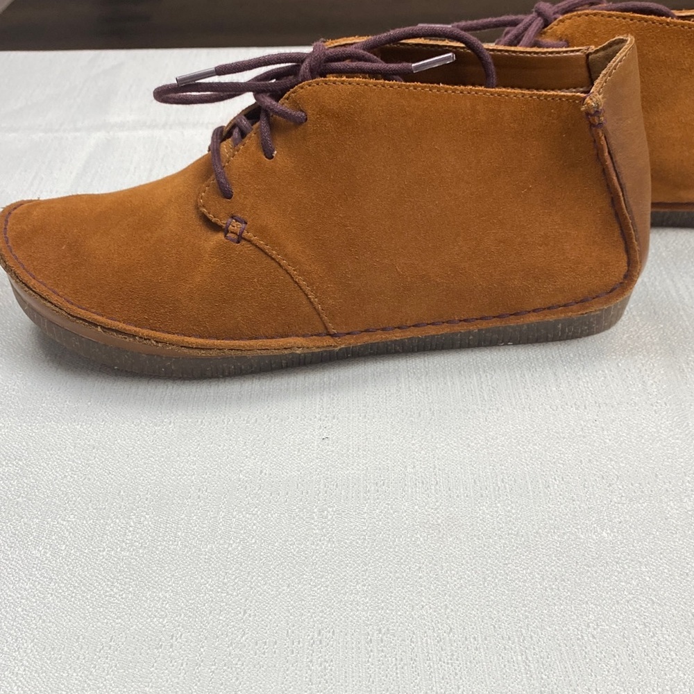 Clarks Brown Suede Ankle Boots with Purple Laces Size 8.5 - Picture 11 of 16